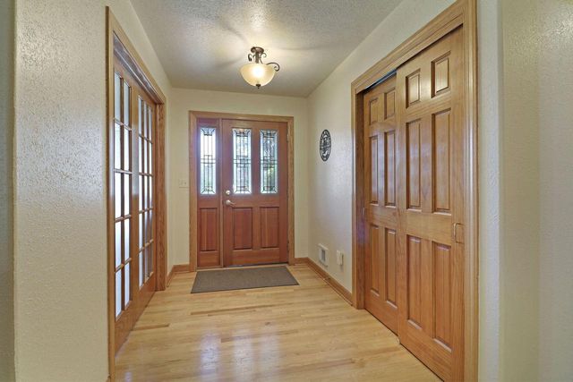 867 River Ridge CIRCLE, Waterford, WI 53185