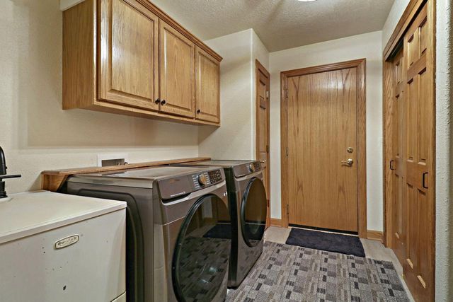 867 River Ridge CIRCLE, Waterford, WI 53185