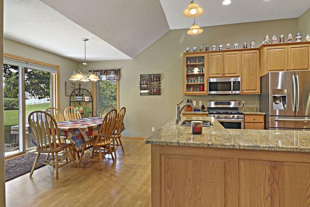 867 River Ridge CIRCLE, Waterford, WI 53185