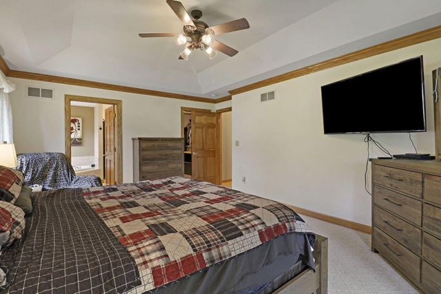 867 River Ridge CIRCLE, Waterford, WI 53185