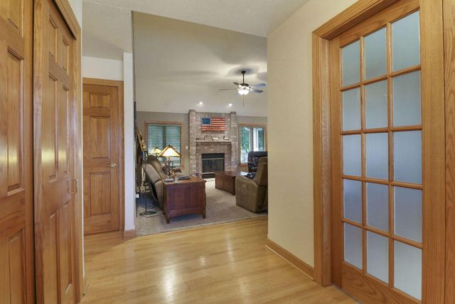 867 River Ridge CIRCLE, Waterford, WI 53185