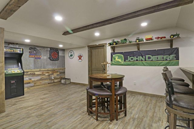 867 River Ridge CIRCLE, Waterford, WI 53185