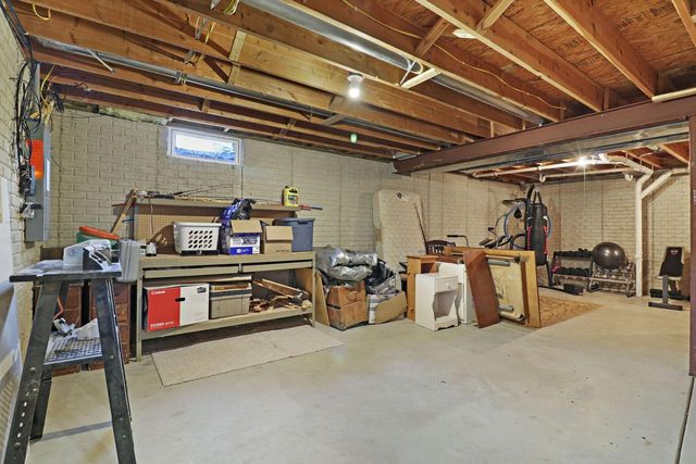 867 River Ridge CIRCLE, Waterford, WI 53185