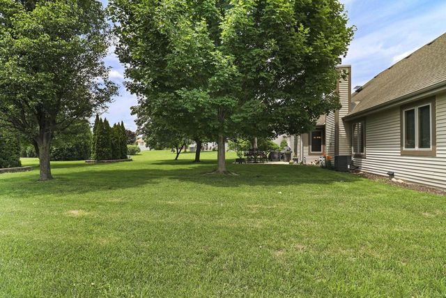 867 River Ridge CIRCLE, Waterford, WI 53185