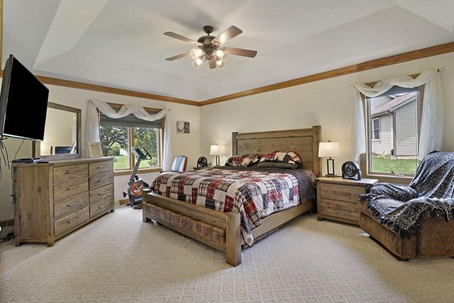 867 River Ridge CIRCLE, Waterford, WI 53185