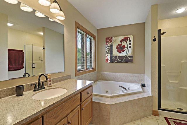 867 River Ridge CIRCLE, Waterford, WI 53185