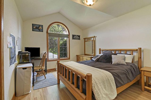 867 River Ridge CIRCLE, Waterford, WI 53185