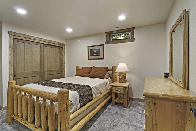 867 River Ridge CIRCLE, Waterford, WI 53185