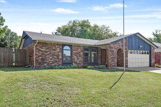 1233 W Memphis Street, Broken Arrow, OK 74012