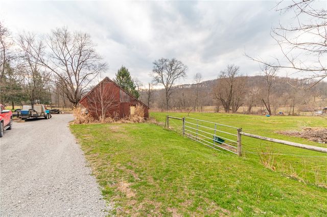 279 Reibold Rd, Forward Twp, PA 16053