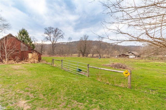 279 Reibold Rd, Forward Twp, PA 16053