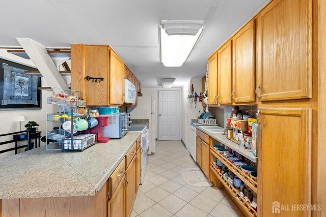40 Fayette Street 26, Perth Amboy, NJ 08861