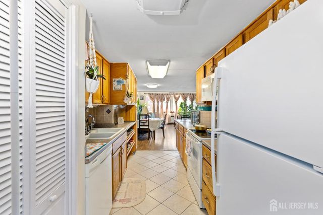 40 Fayette Street 26, Perth Amboy, NJ 08861