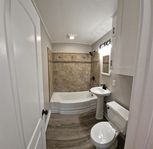 105 N Woodrow Avenue, Battle Creek, MI 49015