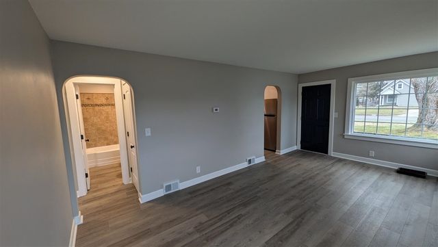 105 N Woodrow Avenue, Battle Creek, MI 49015