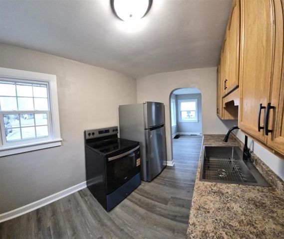 105 N Woodrow Avenue, Battle Creek, MI 49015