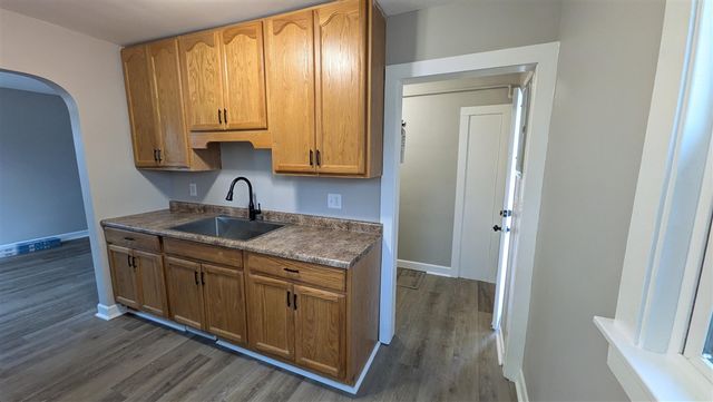 105 N Woodrow Avenue, Battle Creek, MI 49015