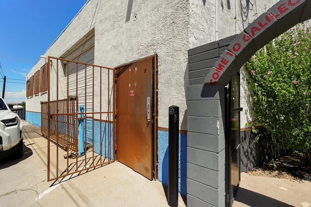 635 & 637 BROADWAY Boulevard SE, Albuquerque, NM 87102