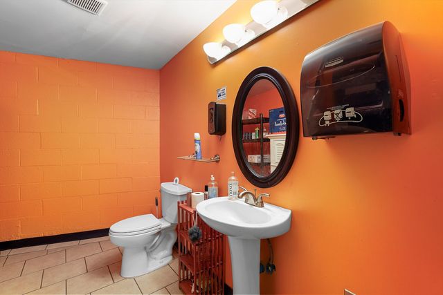 635 & 637 BROADWAY Boulevard SE, Albuquerque, NM 87102