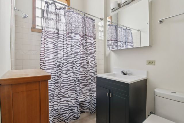 2228 W Augusta Boulevard, Chicago, IL 60622