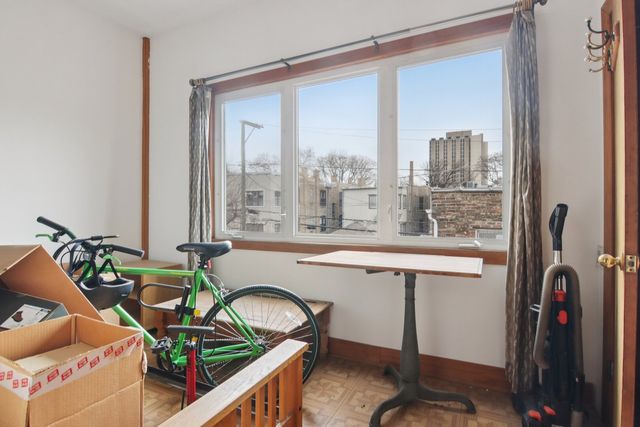 2228 W Augusta Boulevard, Chicago, IL 60622