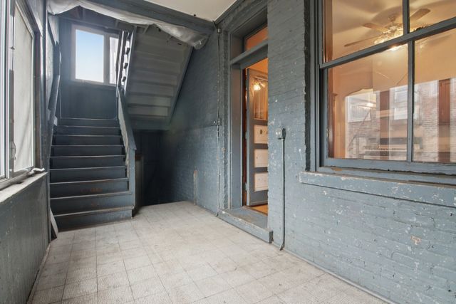 2228 W Augusta Boulevard, Chicago, IL 60622