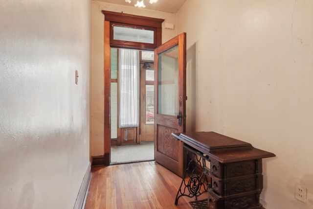 2228 W Augusta Boulevard, Chicago, IL 60622