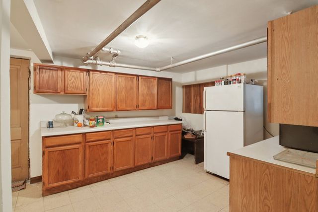 2228 W Augusta Boulevard, Chicago, IL 60622