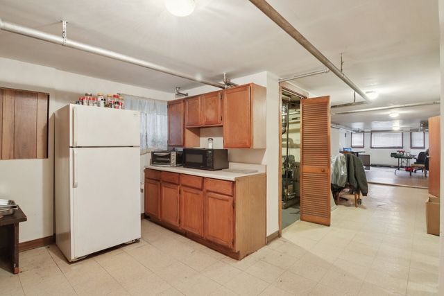 2228 W Augusta Boulevard, Chicago, IL 60622