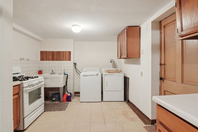 2228 W Augusta Boulevard, Chicago, IL 60622