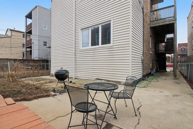 2228 W Augusta Boulevard, Chicago, IL 60622