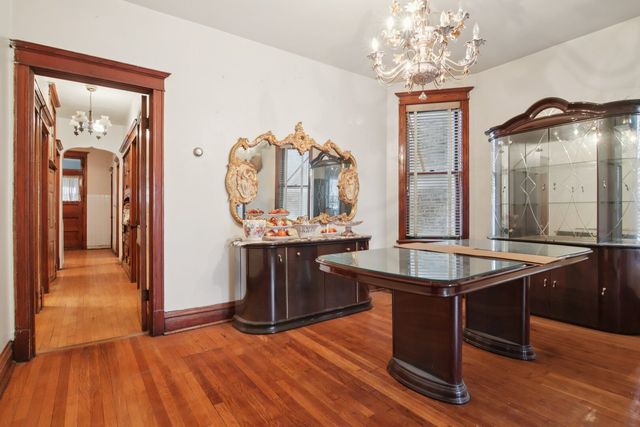 2228 W Augusta Boulevard, Chicago, IL 60622