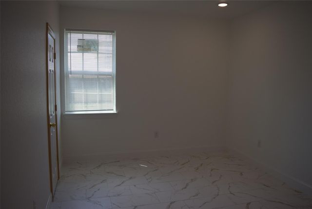 445 Road 5102 J, Cleveland, TX 77327