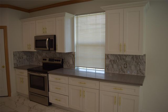 445 Road 5102 J, Cleveland, TX 77327