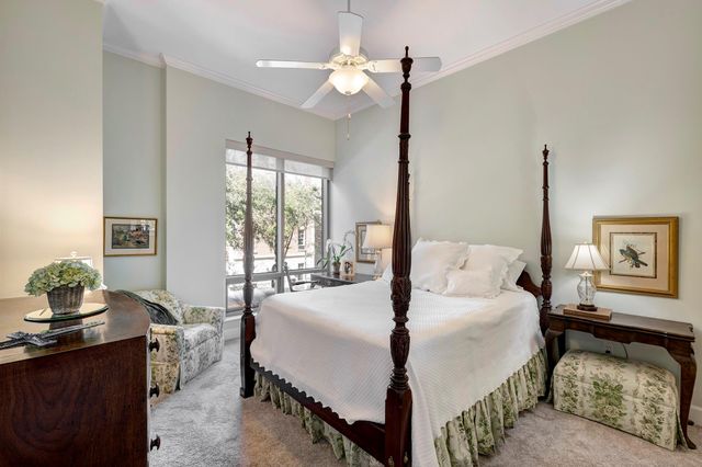 2211 Briarglen Drive 305, Houston, TX 77027