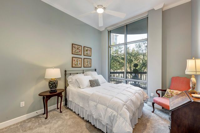 2211 Briarglen Drive 305, Houston, TX 77027