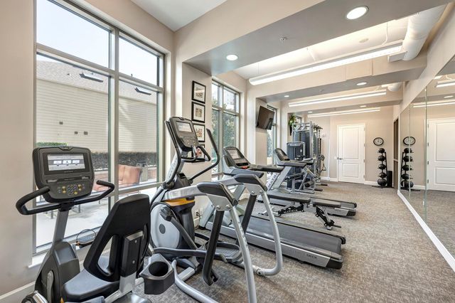 2211 Briarglen Drive 305, Houston, TX 77027