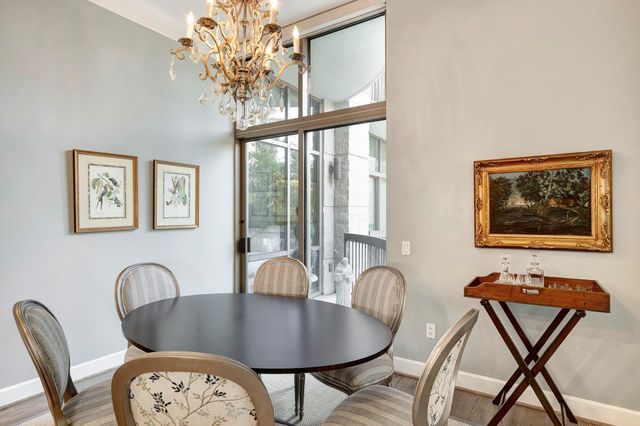 2211 Briarglen Drive 305, Houston, TX 77027