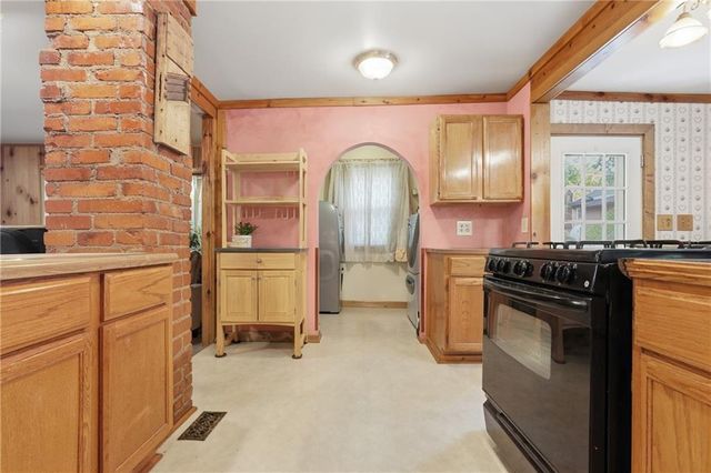 446 N 16th Street, Kansas City, KS 66102