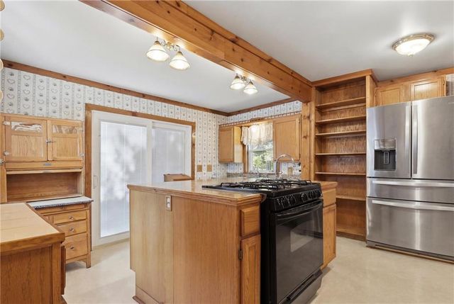 446 N 16th Street, Kansas City, KS 66102