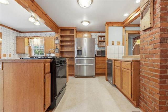 446 N 16th Street, Kansas City, KS 66102