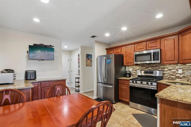 411 Heights Drive 8, Haledon, NJ 07508