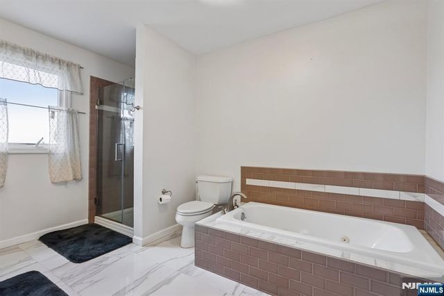 411 Heights Drive 8, Haledon, NJ 07508
