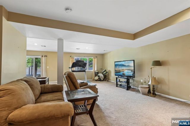 411 Heights Drive 8, Haledon, NJ 07508