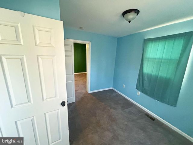 3 VINCENT AVE, Essex, MD 21221