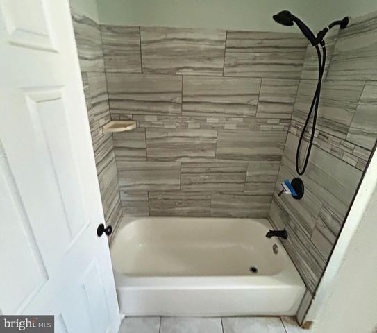 3 VINCENT AVE, Essex, MD 21221