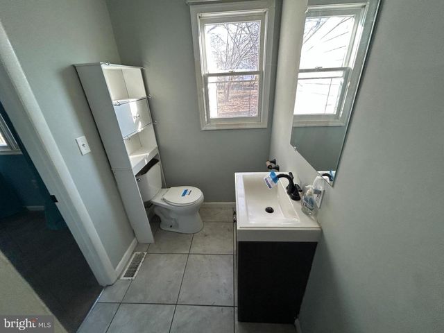 3 VINCENT AVE, Essex, MD 21221