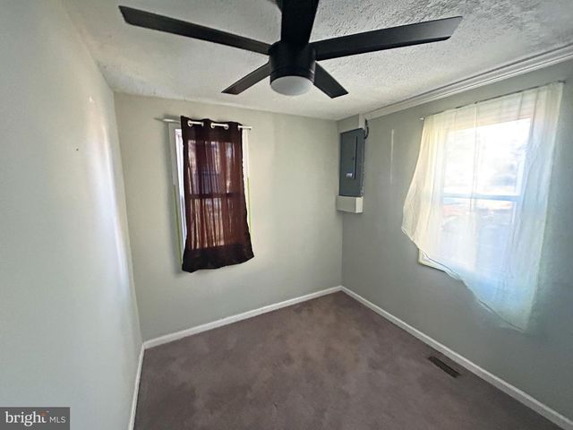 3 VINCENT AVE, Essex, MD 21221