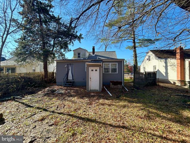 3 VINCENT AVE, Essex, MD 21221