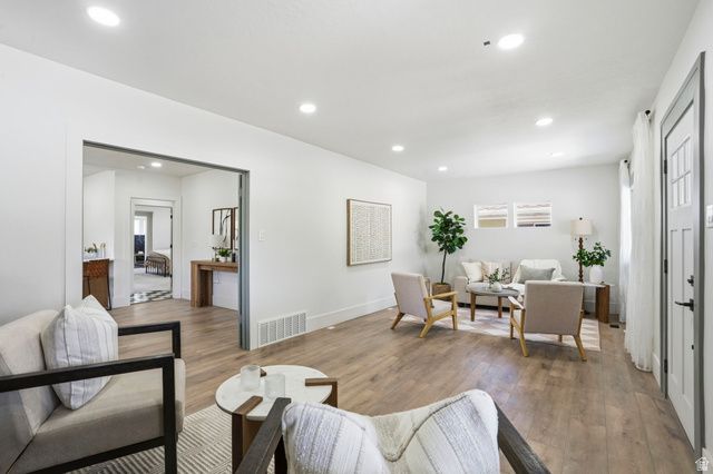 938 E HOLLYWOOD AVE, Salt Lake City, UT 84105